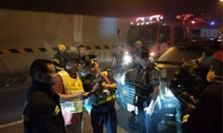 滬昆高速懷化段隧道發(fā)生貨車追尾起火，滯留人員依據(jù)隧道應(yīng)急疏散燈具安全疏散